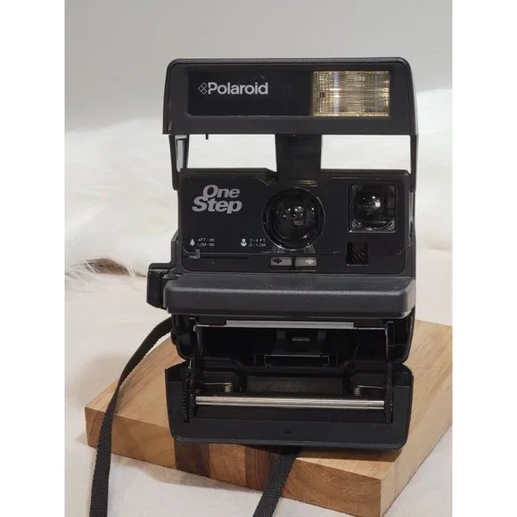Vintage Polaroid One Step 600 Instant Flash Camera
